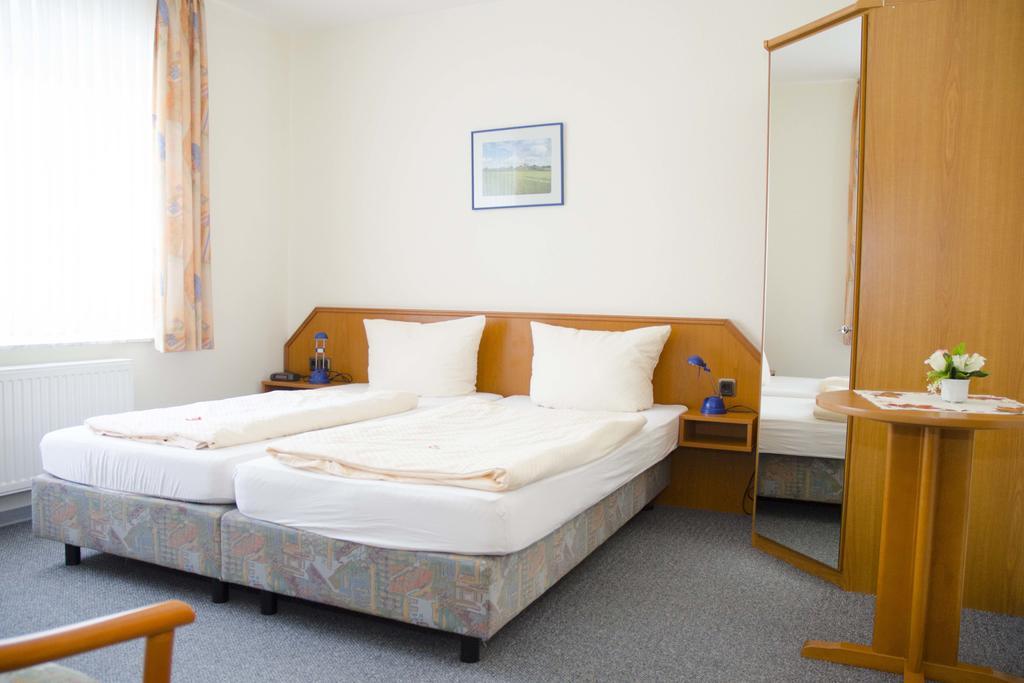 Zum Wikinger Hotel เนสเมอร์ซิเอล ภายนอก รูปภาพ
